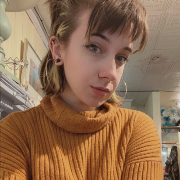 Meet Your Posher - Picture 4 of 4